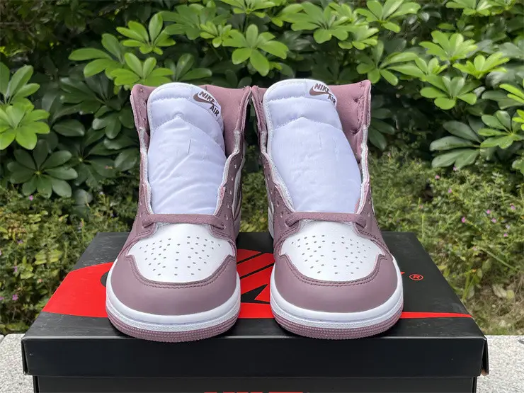 Authentic Air Jordan 1 High OG “Mauve” 