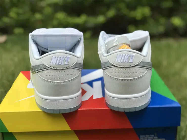 Authentic Concepts x Nike SB Dunk Low White Lobster” 