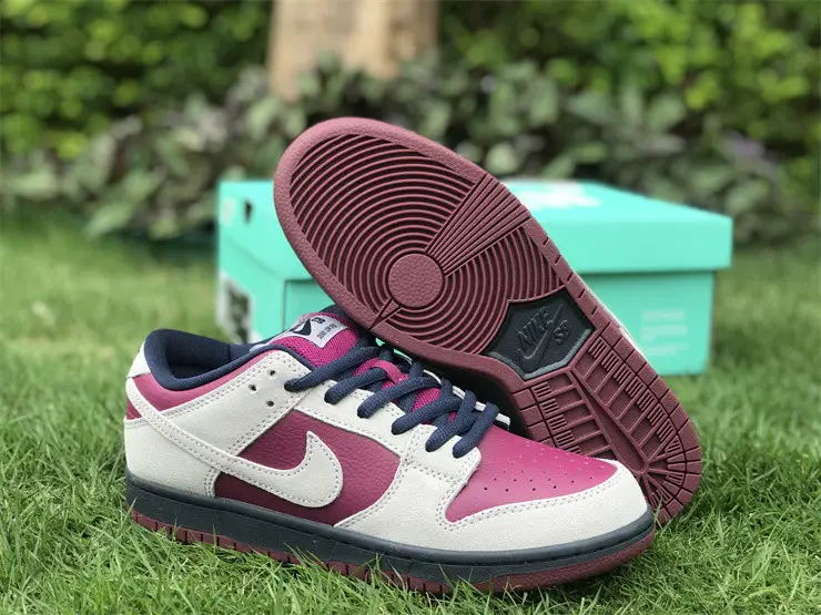 Authentic Nike SB Dunk Low Bordeaux 