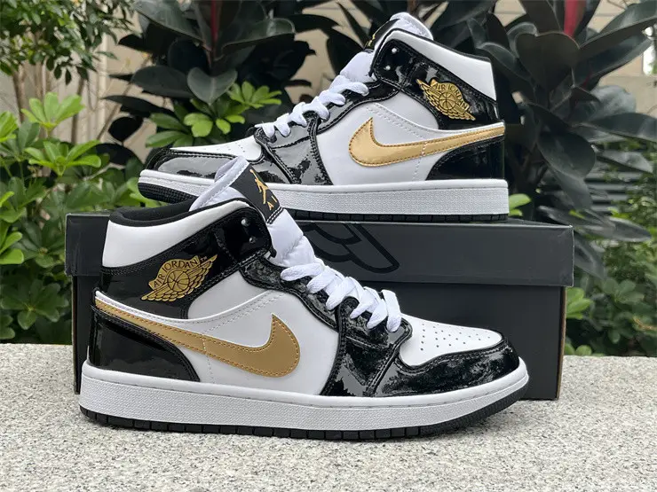 Authentic Air Jordan 1 Mid Black Metallic Gold 