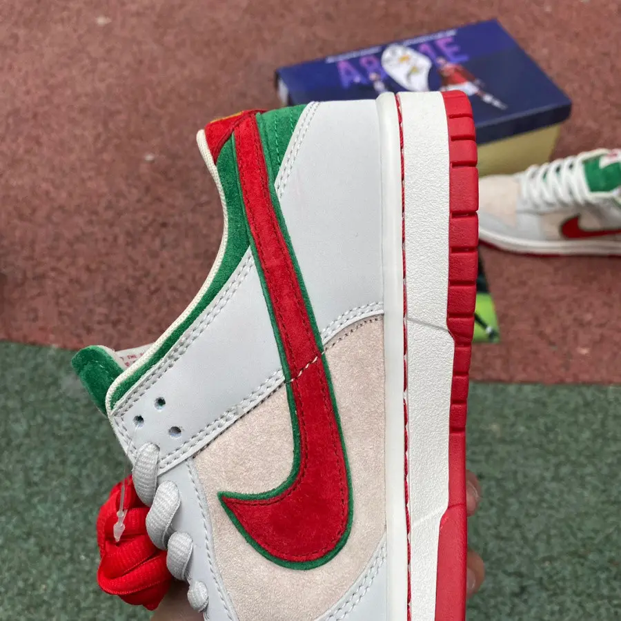 Authentic Nike SB Dunk Low FIFA World Cup Qatar 2022 