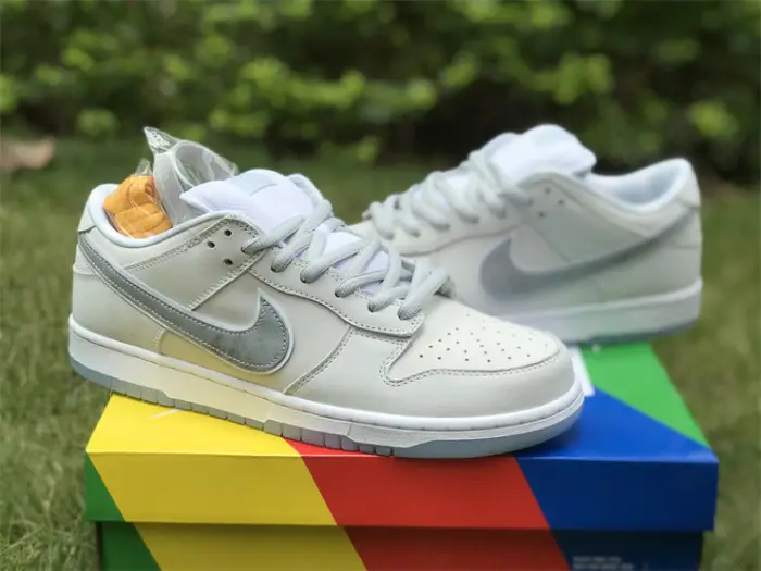 Authentic Concepts x Nike SB Dunk Low White Lobster” 