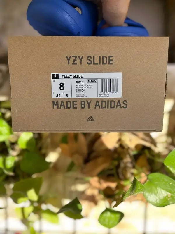 Authentic Yeezy Slide “Azure” 