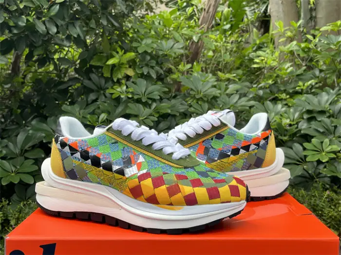 Authentic Sacai x Nike woven “Green Gusto” 