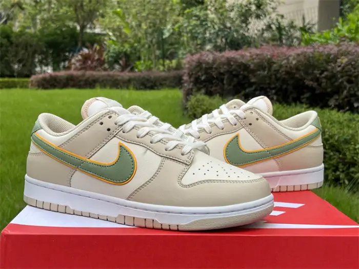Authentic Nike Dunk Low Light Tan 