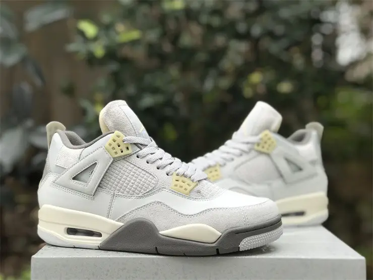 Authentic Air Jordan 4 SE Craft Photon Dust 