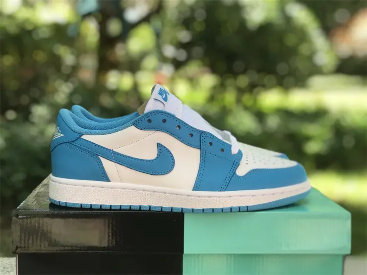 Authentic Nike SB x Air Jordan 1 Low “UNC” 