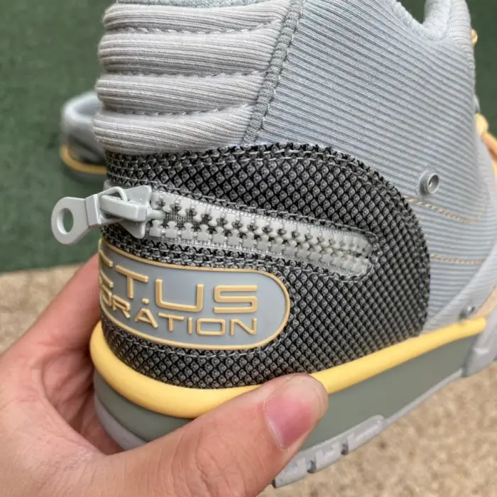 Authentic Travis Scott x Nike Air Trainer 1 Grey 
