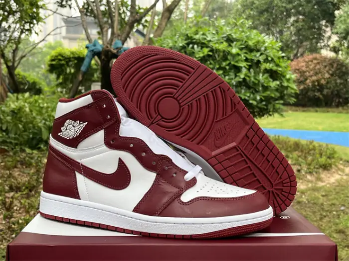 Authentic Air Jordan 1 High OG “Team Red” CDEE2587
