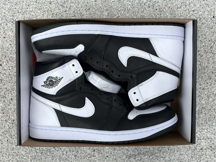 Authentic Air Jordan 1 High OG “Reverse Panda” 