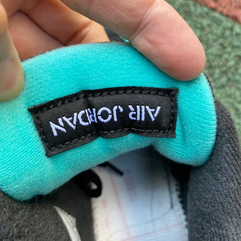 Authentic Tiffany & Co. x Air jordan 4 