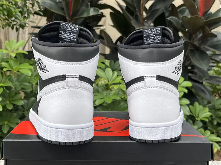 Authentic Air Jordan 1 High OG “Reverse Panda” 