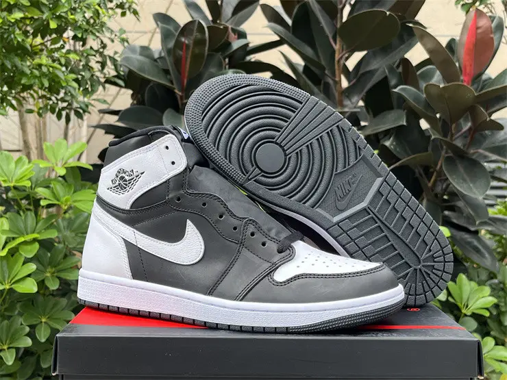 Authentic Air Jordan 1 High OG “Reverse Panda” 