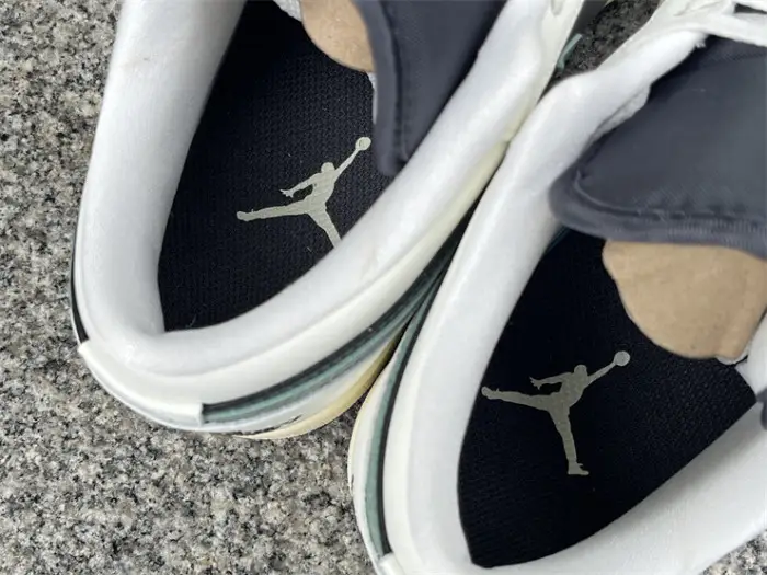 Authentic Air Jordan 1 Low WMNS “Jade Smoke” 