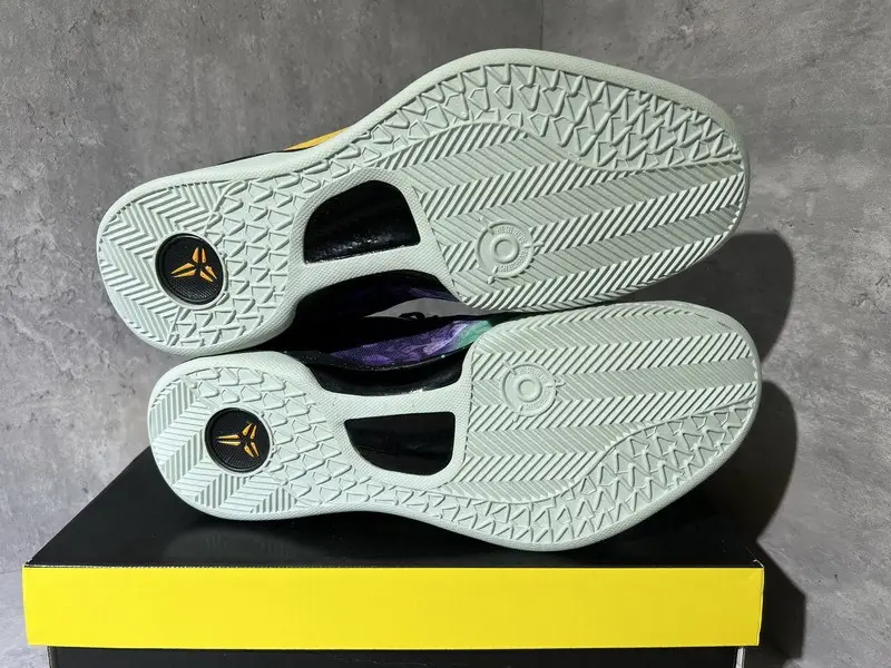 Authentic Kobe 8 Easter” 