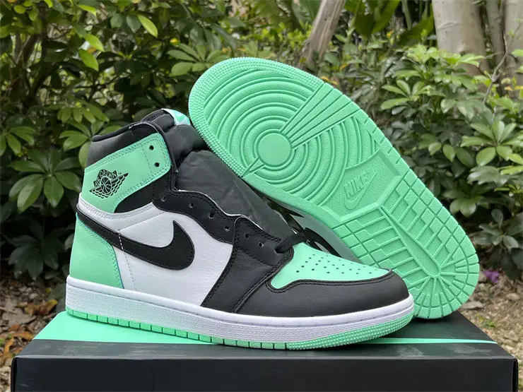 Authentic Air Jordan 1 High OG “Green Glow” 