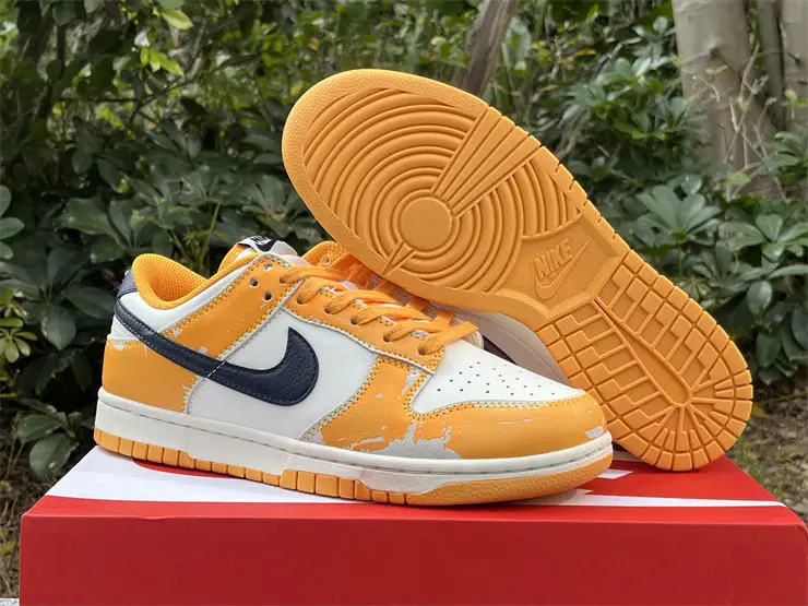 Authentic Nike Dunk Low Wear and Tear 