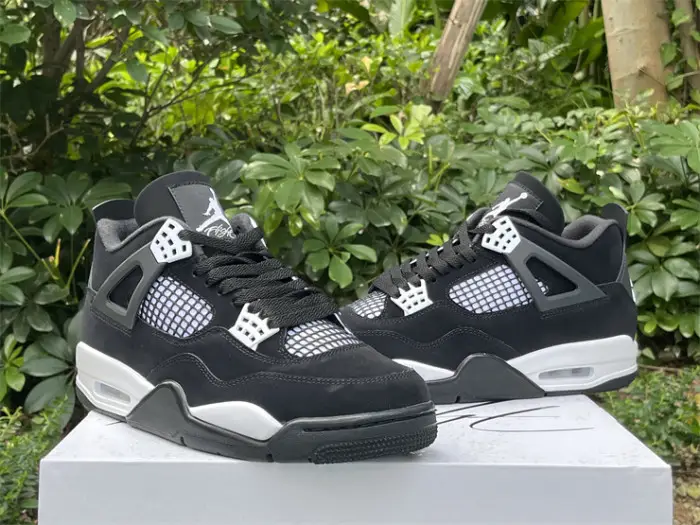 Authentic Air Jordan 4 “White Thunder” EDDD120