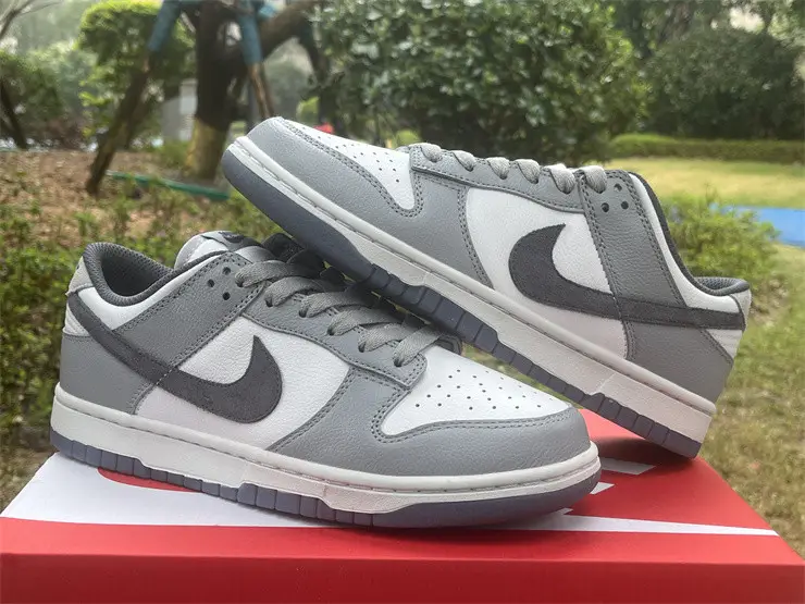 Authentic Nike Dunk Low SE Light Carbon 