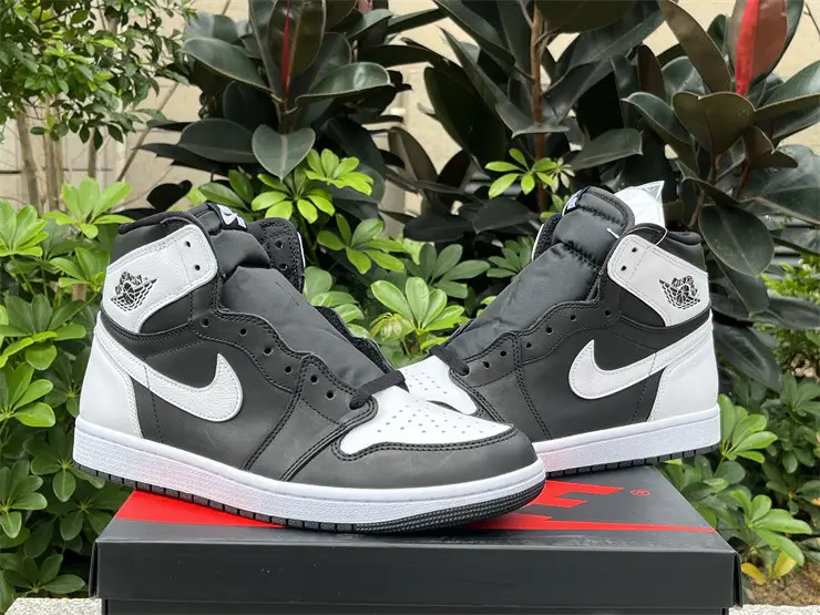Authentic Air Jordan 1 High OG “Reverse Panda” 