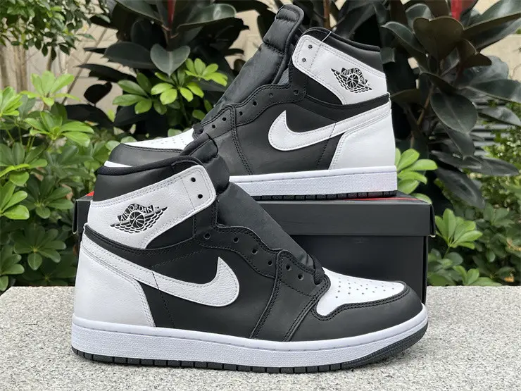 Authentic Air Jordan 1 High OG “Reverse Panda” 