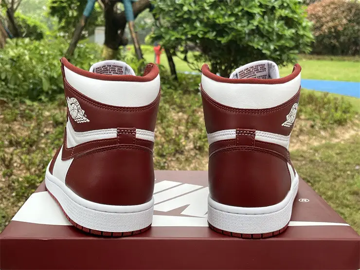 Authentic Air Jordan 1 High OG “Team Red” 