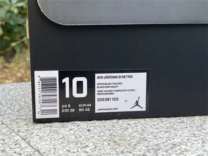 Authentic Air Jordan 8 Retro Bugs Bunny 