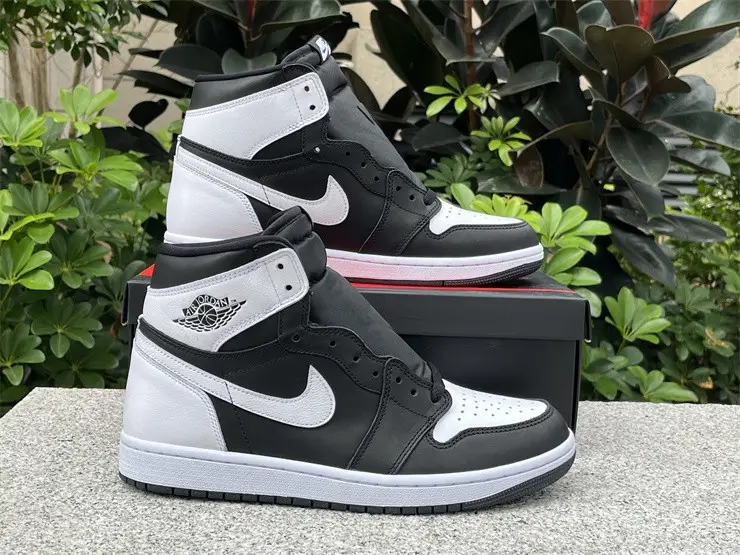 Authentic Air Jordan 1 High OG “Reverse Panda” 