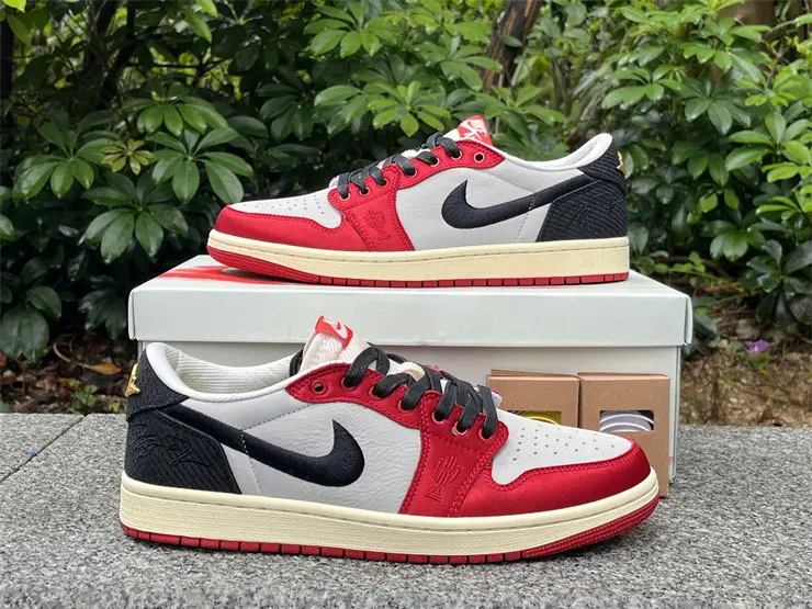 Authentic Trophy Room x Air Jordan 1 Low OG “Home” 