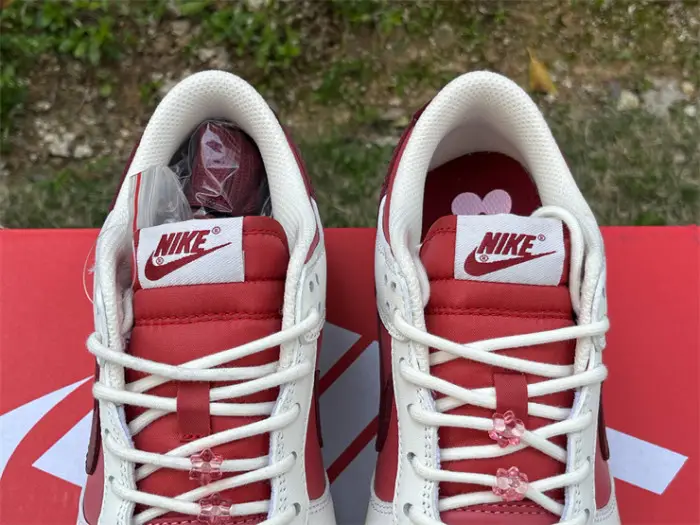 Authentic Nike Dunk Low Valentine's Day 