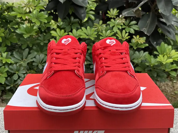 Authentic Nike Dunk Low GS “Valentine's Day” 2024 