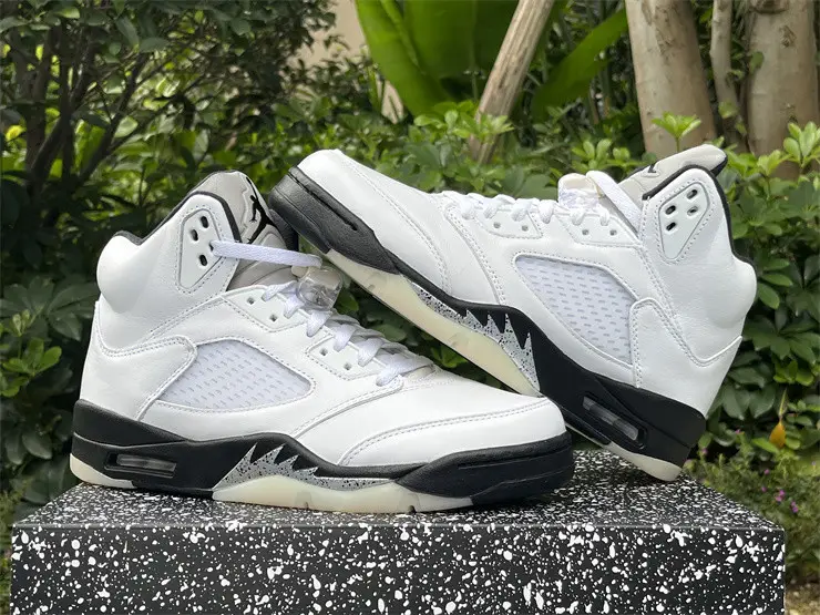 Authentic Air Jordan 5 “Reverse Metallic” 