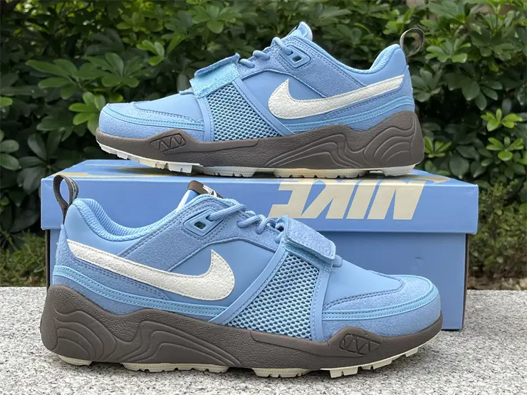Authentic Travis Scott x Nike Zoom Field Jaxx Leche Blue 