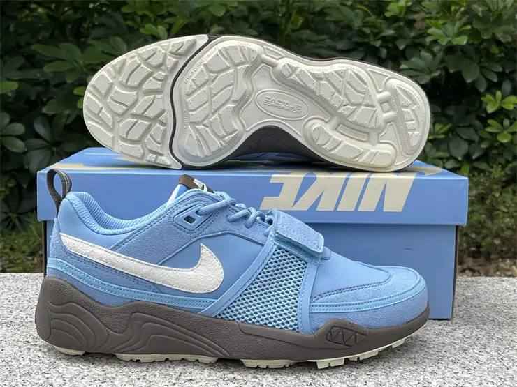 Authentic Travis Scott x Nike Zoom Field Jaxx Leche Blue 