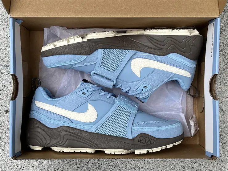 Authentic Travis Scott x Nike Zoom Field Jaxx Leche Blue 