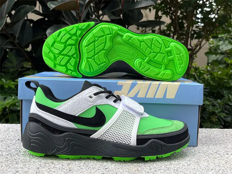 Authentic Travis Scott x Nike Zoom Field Jaxx Fluorescent Green 