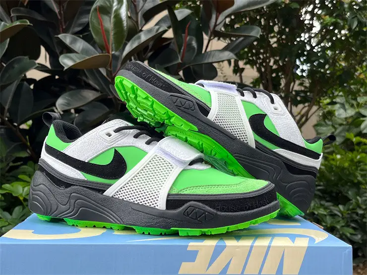 Authentic Travis Scott x Nike Zoom Field Jaxx Fluorescent Green 