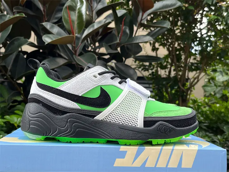 Authentic Travis Scott x Nike Zoom Field Jaxx Fluorescent Green 