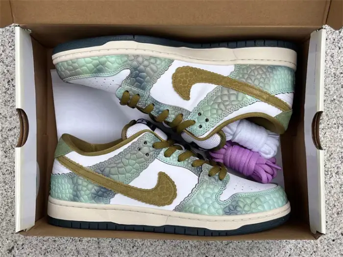 Authentic Nike SB Dunk Pro x Alexis Sablone 