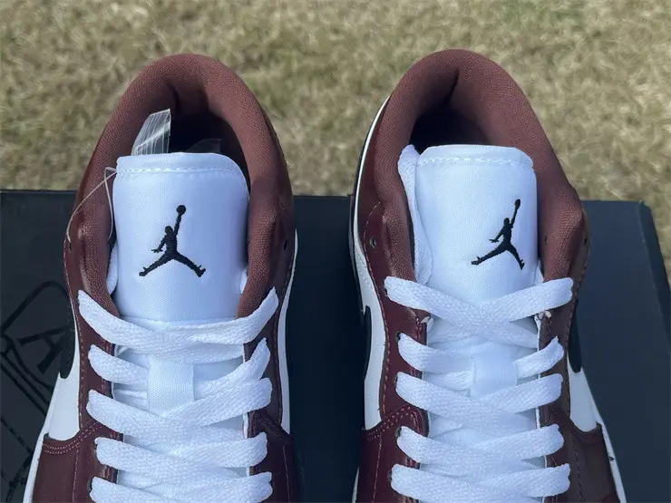 Authentic Air Jordan 1 Low SE “Dark Pony” 