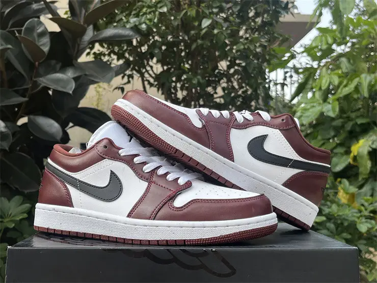 Authentic Air Jordan 1 Low SE “Dark Pony” 