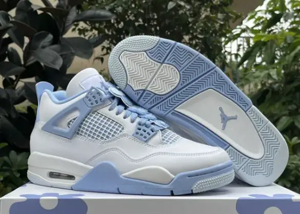 Authentic Air Jordan 4“ALUMINUM” Women size 