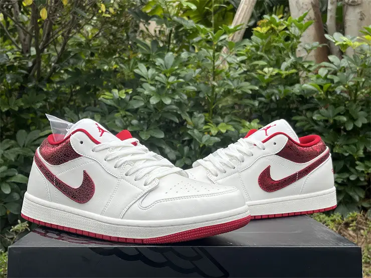 Authentic Air Jordan 1 Low Mints Another “Valentine’s Day” 