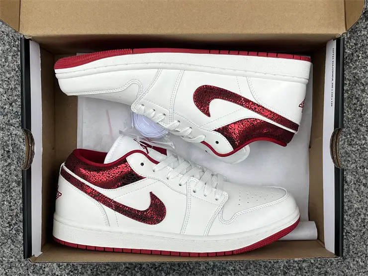 Authentic Air Jordan 1 Low Mints Another “Valentine’s Day” 