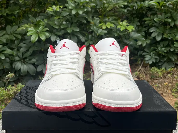 Authentic Air Jordan 1 Low Mints Another “Valentine’s Day” 