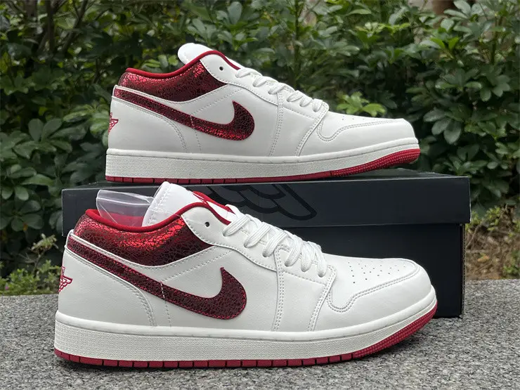 Authentic Air Jordan 1 Low Mints Another “Valentine’s Day” 