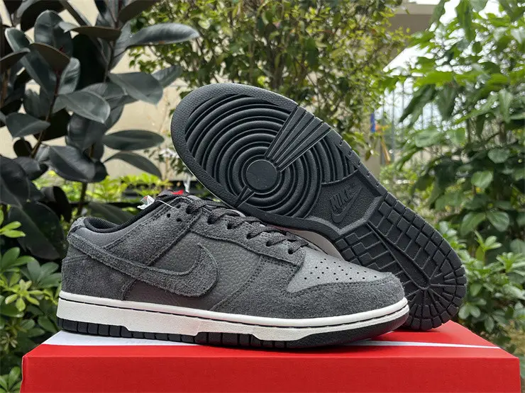 Authentic Nike Dunk Low Retro PRM  Off Noir 