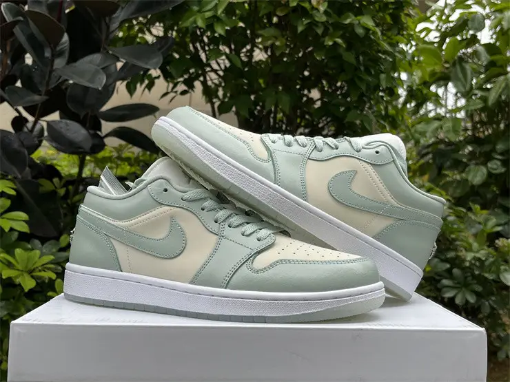 Authentic Air jordan 1 Low SE “Seafoam” 
