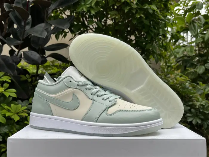 Authentic Air jordan 1 Low SE “Seafoam”  GS BCC257