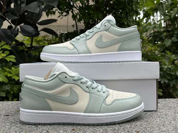 Authentic Air jordan 1 Low SE “Seafoam” 